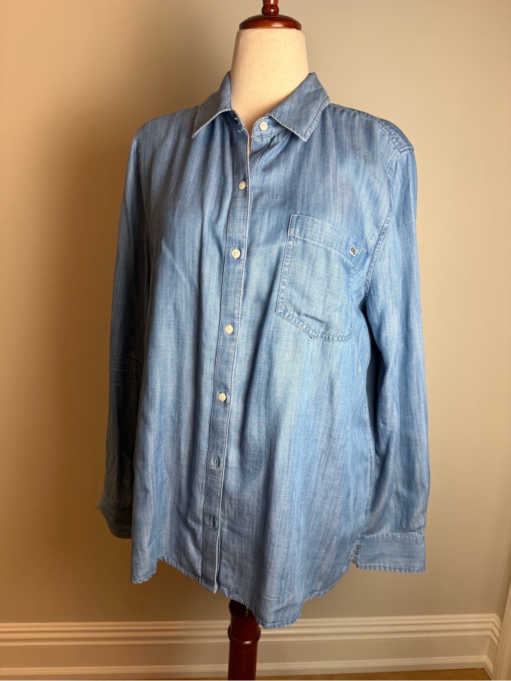 Vineyard Vines Light Blue Denim Button-Down Shirt